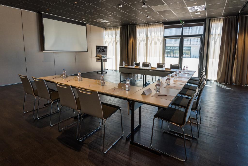 Mercure Cherbourg Centre Port Exterior photo