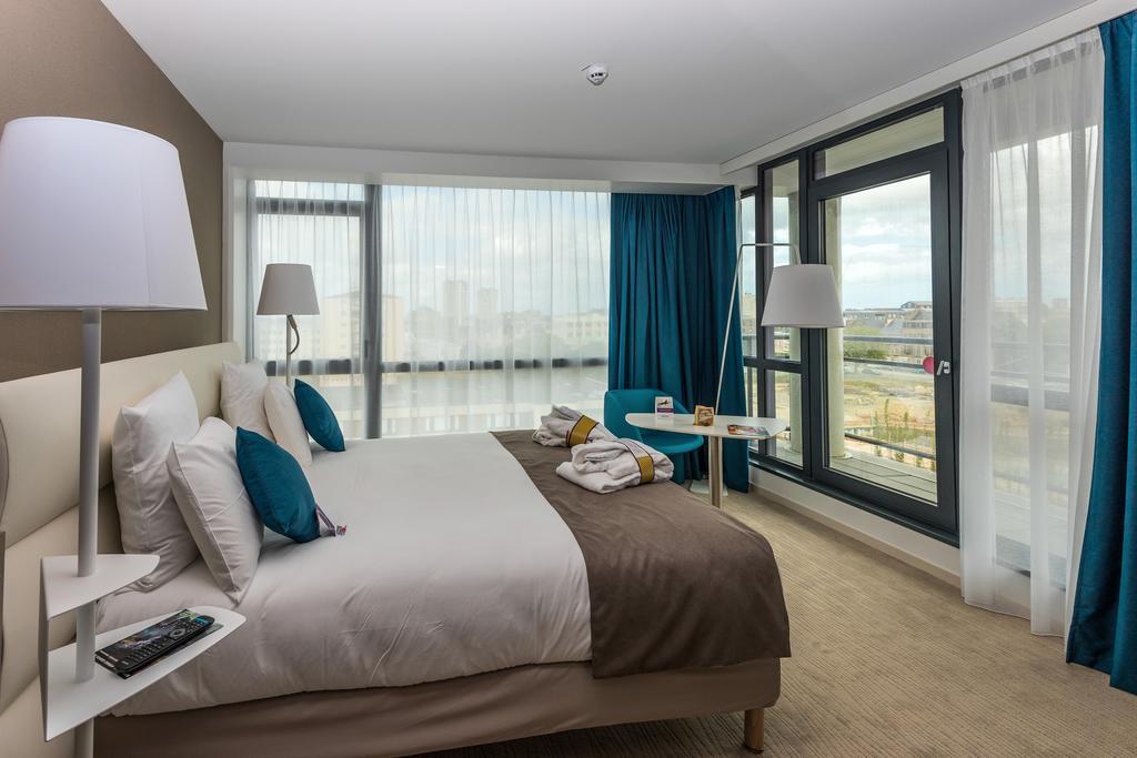 Mercure Cherbourg Centre Port Room photo