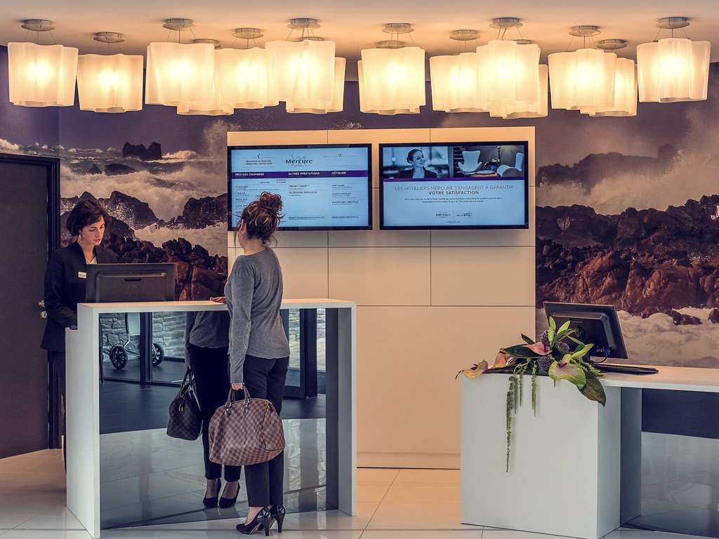 Mercure Cherbourg Centre Port Exterior photo