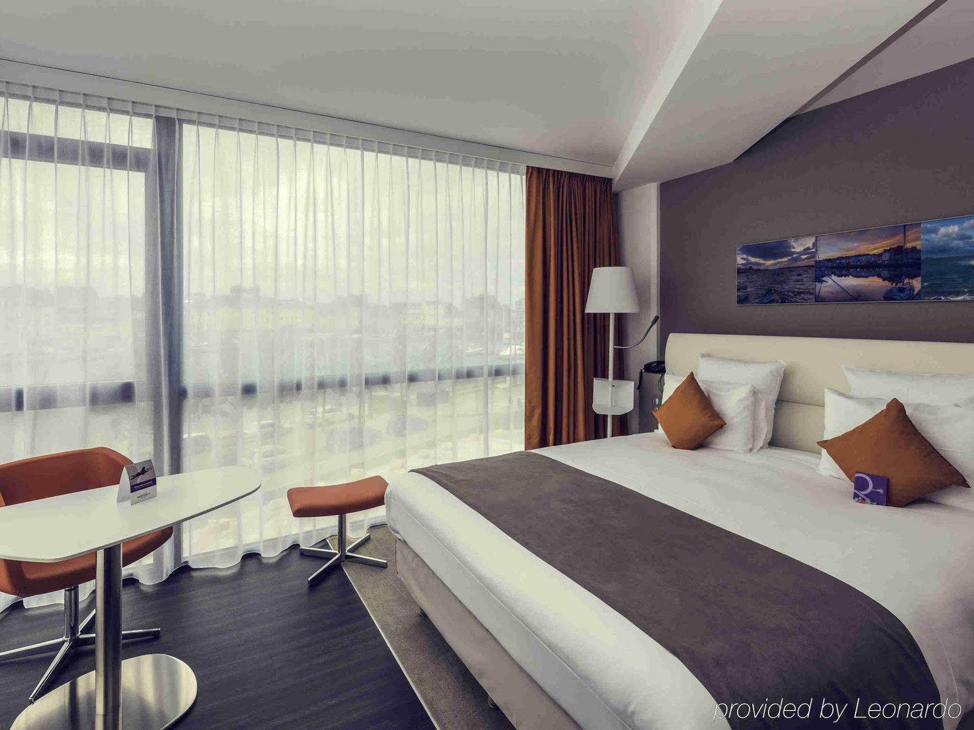 Mercure Cherbourg Centre Port Exterior photo